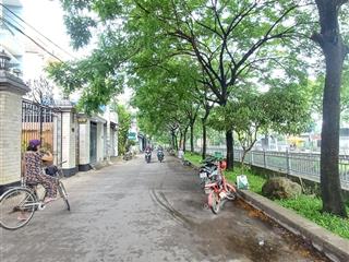 Nhà cấp 4 có gác  ngã tư ga 2 km  ngay ủy ban phường thạnh xuân  quận 12  hồ chí minh