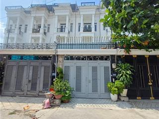 Nhà phố sân xe hơi thạnh lộc 37 ngay hà huy giáp 200m phường thạnh lộc quận 12 hcm