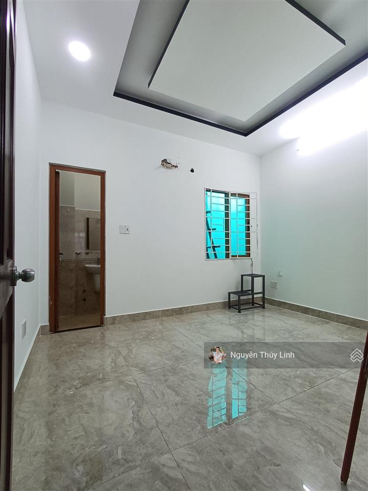 Nhà phố ngã tư ga thạnh xuân  quận 12 (hà huy giáp  tô ngọc vân 300m)