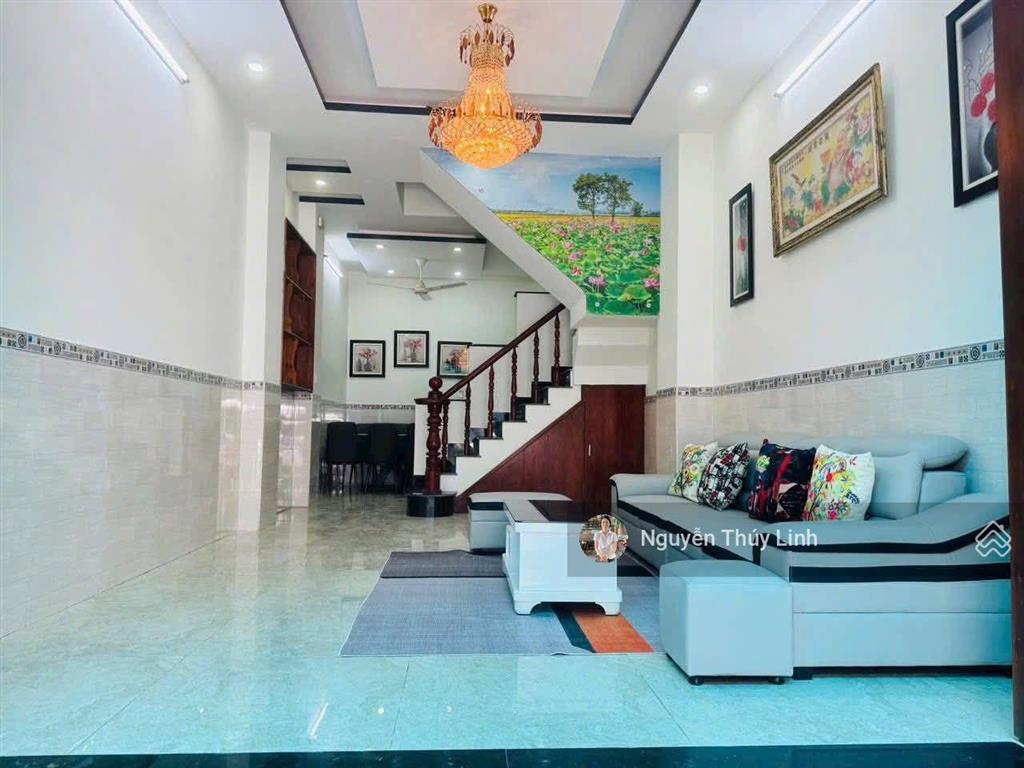 Nhà phố ngã tư ga thạnh xuân  quận 12 (hà huy giáp  tô ngọc vân 300m)