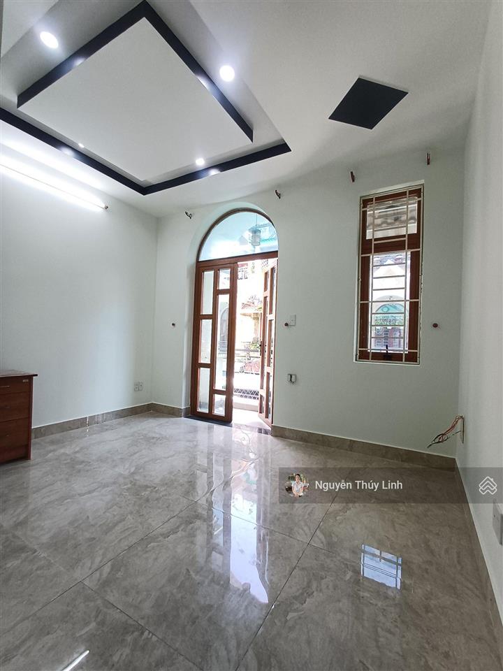 Nhà phố ngã tư ga thạnh xuân  quận 12 (hà huy giáp  tô ngọc vân 300m)