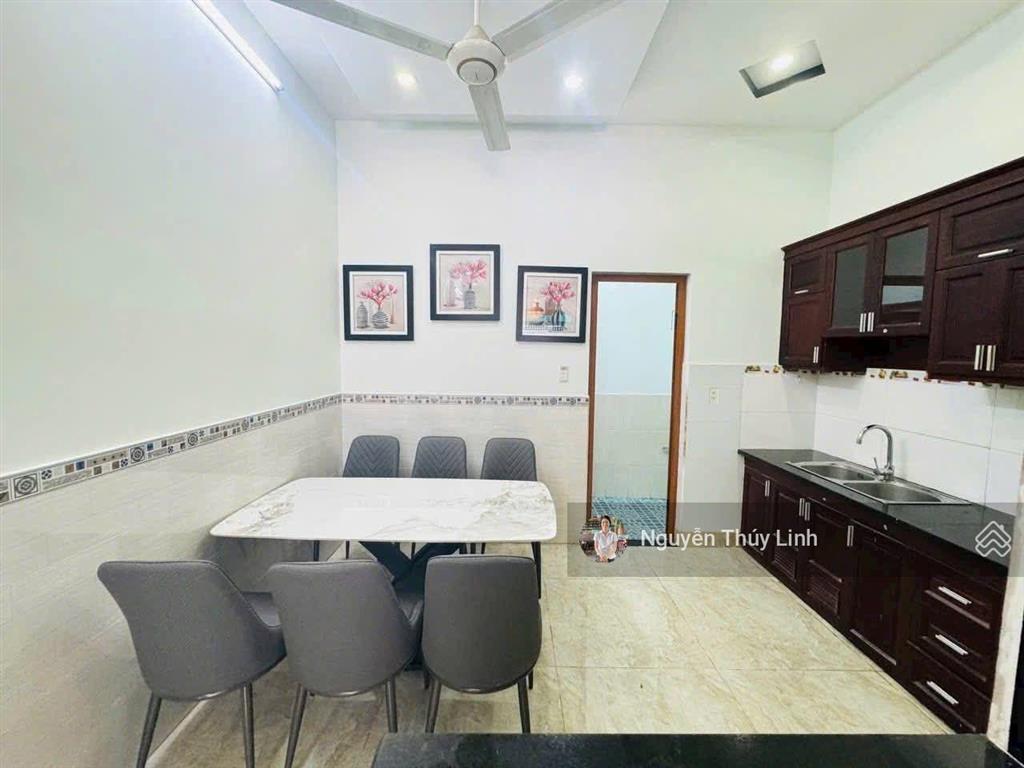 Nhà phố ngã tư ga thạnh xuân  quận 12 (hà huy giáp  tô ngọc vân 300m)