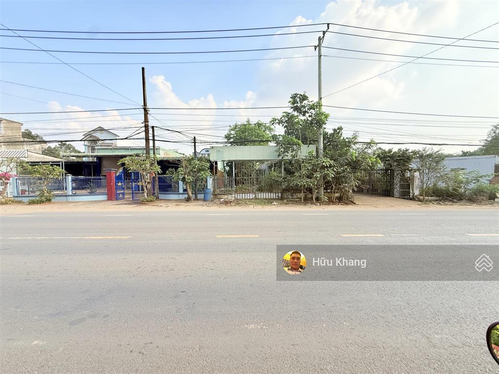 Mặt tiền đt769 bình sơn kế sân bay lt  dt 400m2 tc 80m2 giá 6,6 tỷ tl  kinh doanh thuận tiện