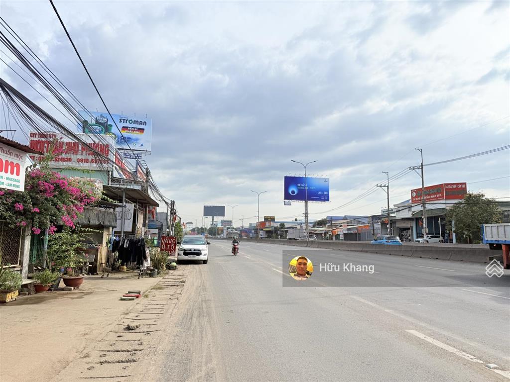 Xã long an  1 sẹc 51b  dt 1208m2 tc 300m2  đường nhựa 7m xe tải  thích hợp kho bãi  lưu trú