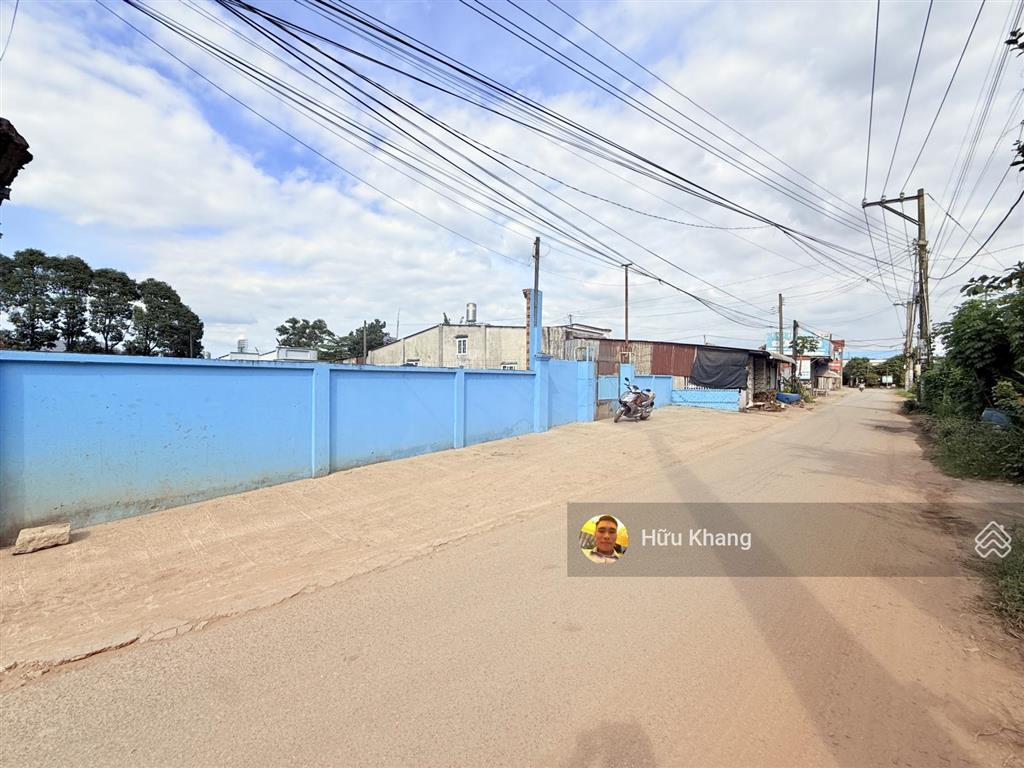 Xã long an  1 sẹc 51b  dt 1208m2 tc 300m2  đường nhựa 7m xe tải  thích hợp kho bãi  lưu trú