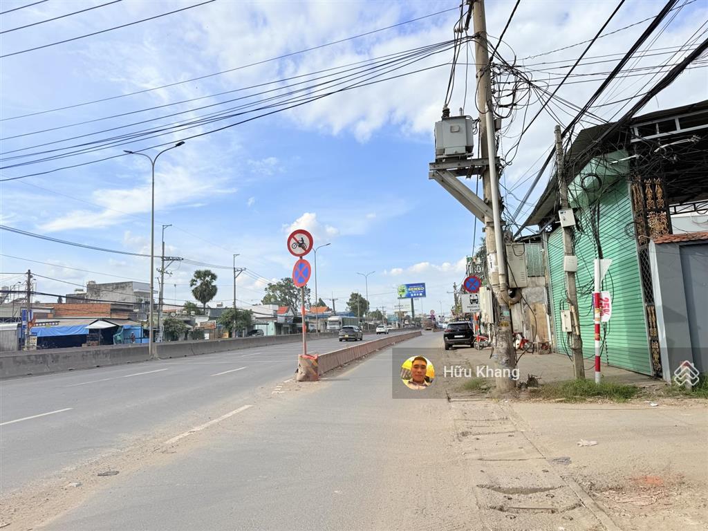 Xã long an  1 sẹc 51b  dt 1208m2 tc 300m2  đường nhựa 7m xe tải  thích hợp kho bãi  lưu trú