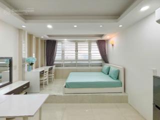 Căn hộ cho thuê full nội thất  cửa sổ thoáng mát  trung tâm quận 3