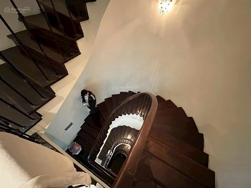 Cần bán gấp biệt thự harmony bên hồ điều hoà , đã hoàn thiện đầy đủ nội thất