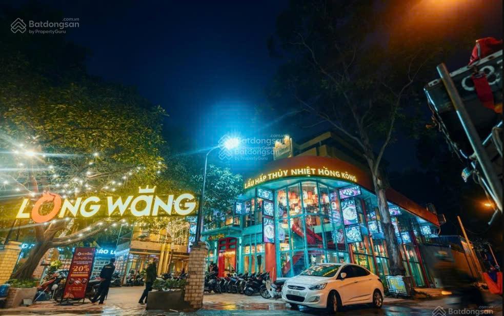 Siêu vị trí mặt tiền  phạm ngọc thạch ngay bên hồ con rùa, q.3  dt 11x22m nhà 5 tầng chỉ 140 tỷ