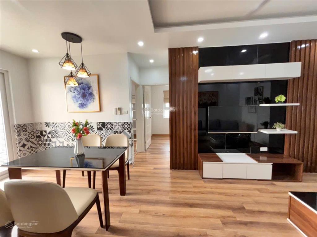 Bán căn góc 2pn toà gemek tower full nội thất ban công đông nam. sẵn sổ