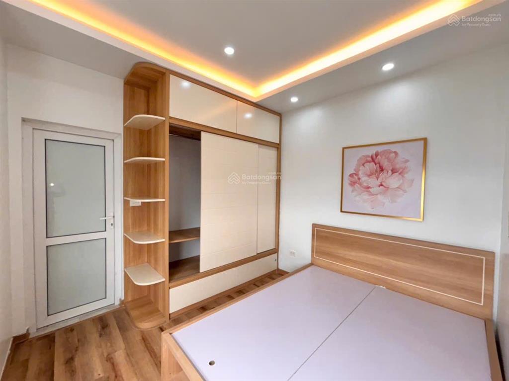 Bán căn góc 2pn toà gemek tower full nội thất ban công đông nam. sẵn sổ