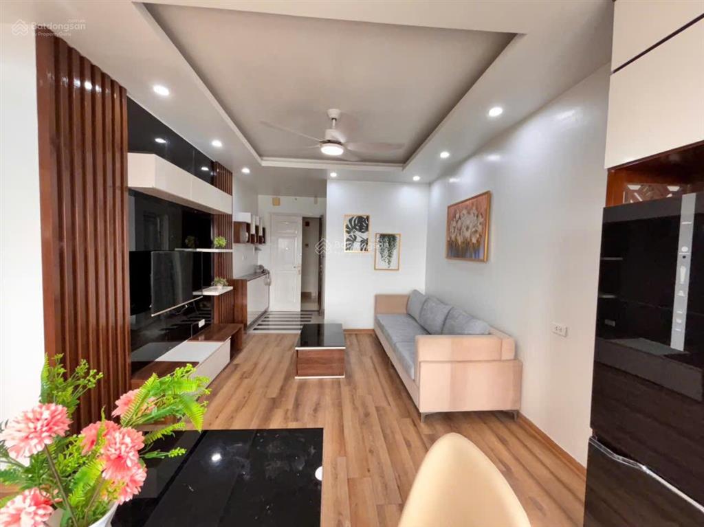 Bán căn góc 2pn toà gemek tower full nội thất ban công đông nam. sẵn sổ