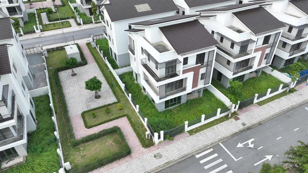 Biệt thự vườn view sông cách long biên 10 phút, sổ riêng, hàng cđt thanh toán tiến độ có chiết khấu