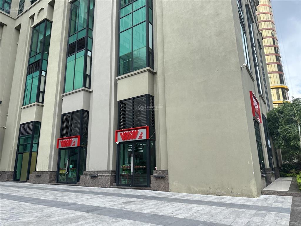 Bán lô góc tầng 1, 3 mặt thoáng hướng nội khu, sát thang máy, đang cho winmart thuê 1,3 tỷ/năm