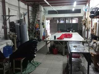 Cho thuê xưởng hẻm xe tải 300m2, giá 18.000.000 đồng ngay đường lê đình thám, q. tân phú.