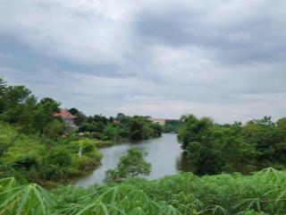 Cắt lỗ lô đất bám hồ dài 25 tại minh quang ba vì