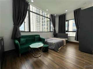 Căn hộ cửa sổ view kính, rộng 30m2  trống sẵn, ngay chung cư hà đô, vòng xoay dân chủ
