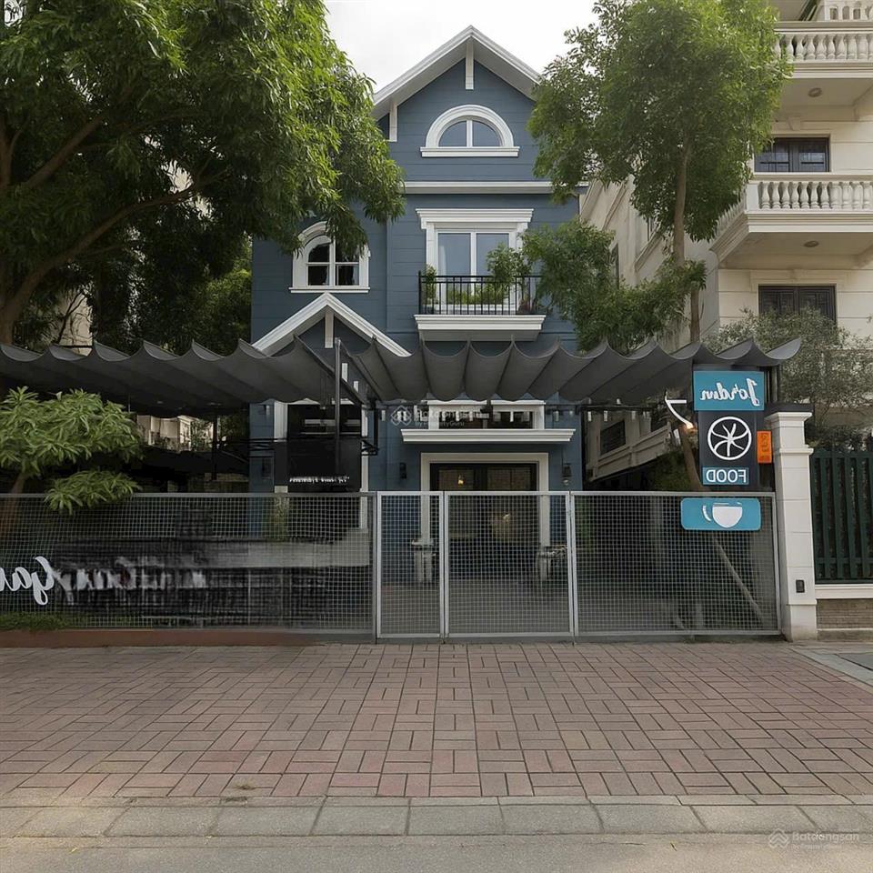 Bán gấp! biệt thự mặt phố 600tr/m2 phố nguyễn thị thập, trung hoà vị trí đắc địa, kd sầm uất