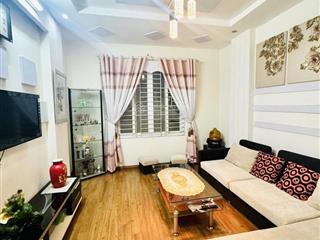 Chính chủ cần bán gấp nhà gần hoàng quốc việt, 61 m, 2 mặt thoáng, 4 ngủ, ngõ sạch đẹp, 11 tỷ