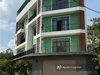 Bán toà nhà công ty, văn phòng kho kết hợp ở 166m2, góc 2 mt lớn  tổng dt sàn 450m2  sổ hoàn công