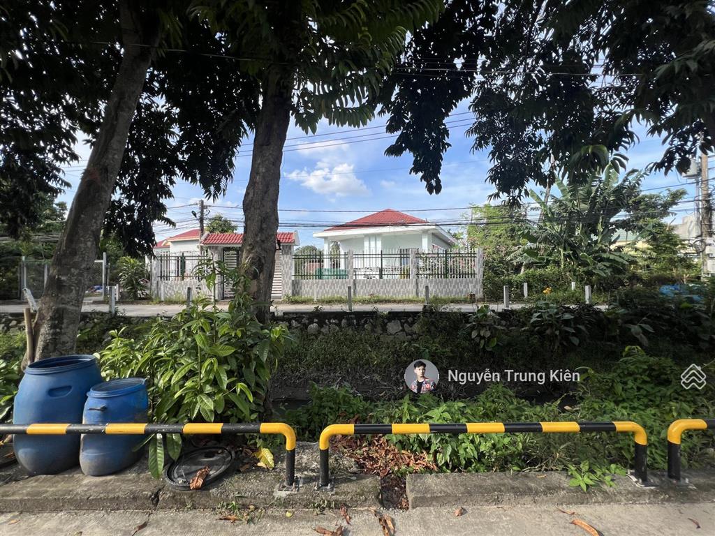 Chủ gửi 750m2 (16.5m x 50m), thổ cư nhiều, sổ riêng, giá kín, 1 vốn 4 lời, rẻ hơn tt 40%