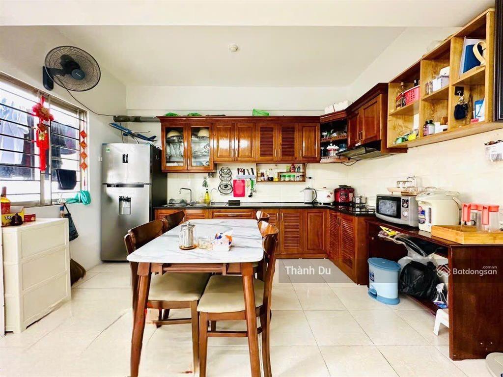 Bán căn hộ chung cư gia thụy, long biên 70m2 2pn, nhà đẹp, đầy đủ nội thất, gần trường học