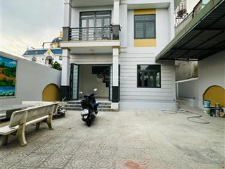 Bán biệt thự 250m2, 7,5 tỷ . sát bên chợ phú mỹ, thủ dầu một, bình dương