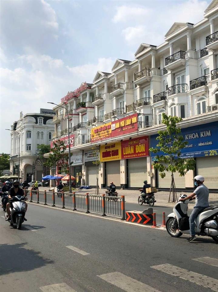Bán biệt thự góc 2 mặt tiền khu cityland garden phường 5, dt 9,7 x 21m nhà có thang máy