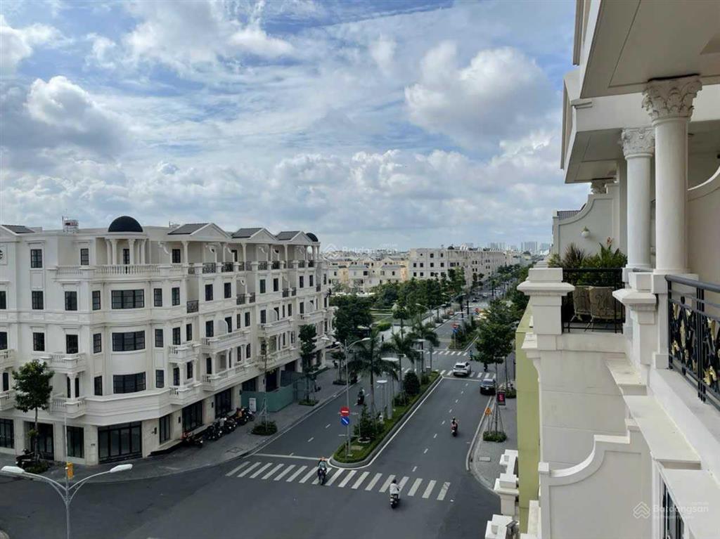 Chuyển nhượng căn 5 x 20m hầm 4 lầu. khu cityland park hill