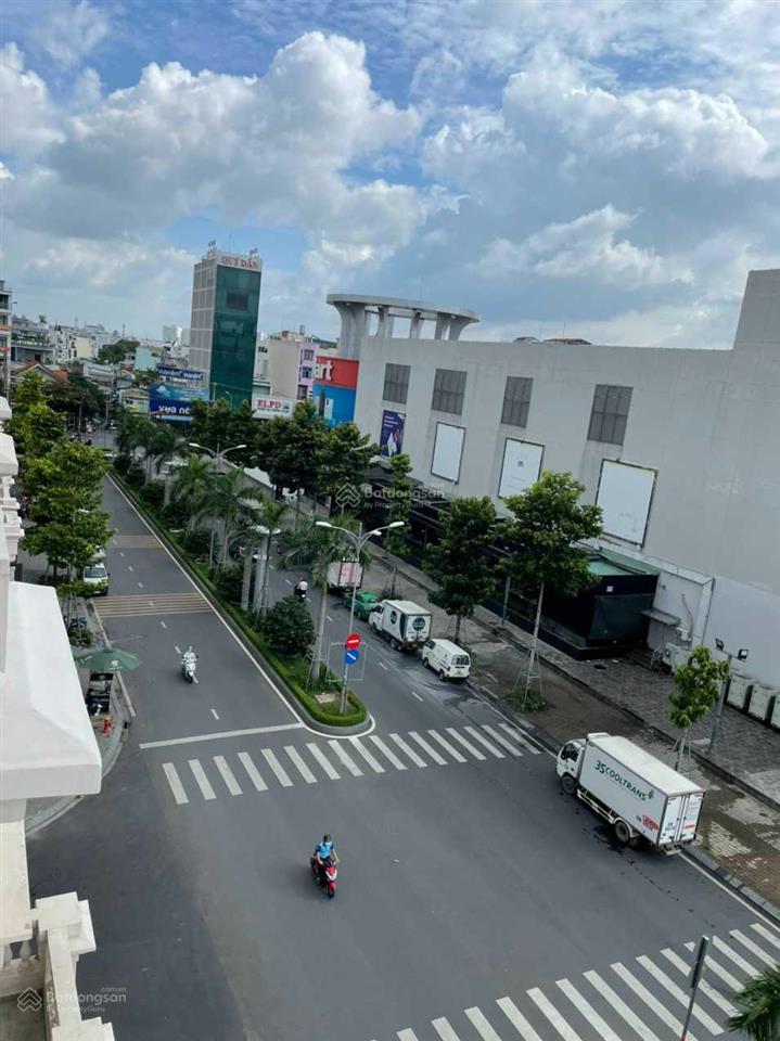 Chuyển nhượng căn 5 x 20m hầm 4 lầu. khu cityland park hill