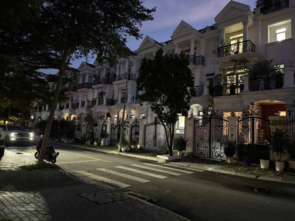 Cần bán căn nhà góc 2 mặt khu cityland garden emart, phường 5, gò vấp dt 8 x 20m