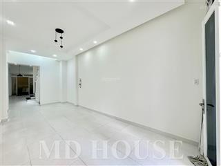 Nhà nguyên căn, hẻm xe hơi, khu phan xích long, 3pn 4wc, sân thượng rộng, full tiện ích