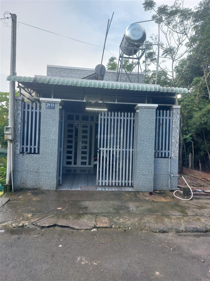 Nhà cấp 4 , 1 trệt, 1 lửng, trung tâm thị trấn củ chi, 94m2, shr, 2 tỷ 145