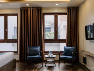 Căn hộ cao cấp phố liễu giai, dt 50m2, 1pn, vệ sinh khép kín, giá thuê 12tr (đã bao gồm dv)