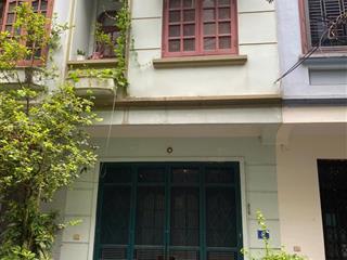 Cho thuê nhà nguyên căn ngõ 61 lạc trung, dt 40m2 x 4 tầng, mt4m, giá 16tr. nhà mới, đẹp, đủ đồ