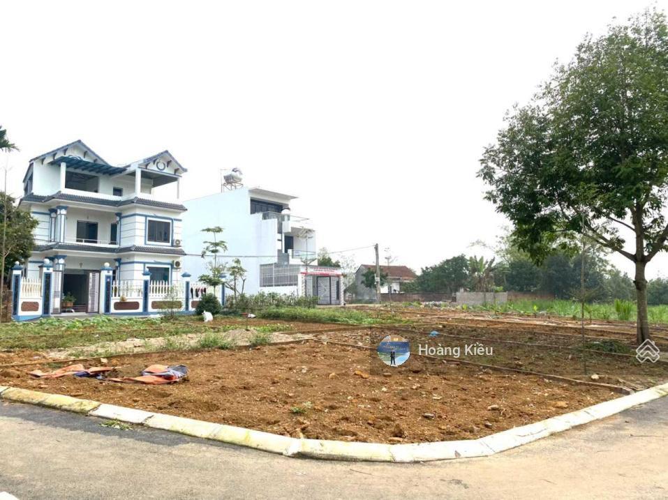 Cần bán lô góc dt 95,5m2 mặt đường bãi dài 32m cách ngã 4 miễu, cổng 3 đh quốc gia 800m giá 1.78tỷ