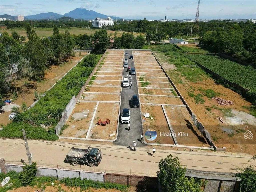 Cần bán lô góc dt 95,5m2 mặt đường bãi dài 32m cách ngã 4 miễu, cổng 3 đh quốc gia 800m giá 1.78tỷ