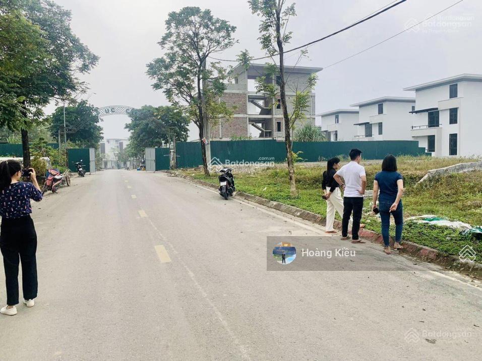 Cần bán lô góc dt 95,5m2 mặt đường bãi dài 32m cách ngã 4 miễu, cổng 3 đh quốc gia 800m giá 1.78tỷ