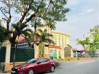 Nhà hẻm oto chính chủ 1 đời, rộng 120m2, ngang 6m, thiết kế kiểu biệt thự, có phòng ngủ dưới trệt