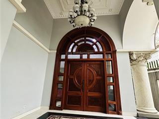 Biệt thự mặt tiền trường sa  phan xích long, hồ bơi rạch miễu  160m2  10x16m  hầm + 4 tầng nổi