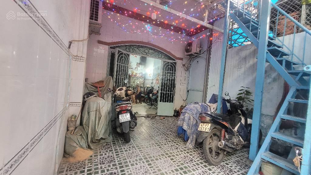 Đất quang trung, gần chợ hạnh thông tây, hãng oto mecerdez, nhà ga t3  dt 100m2, 4.2x24m, đường 6m