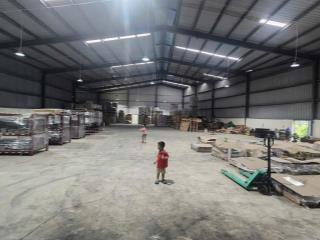 Cho thuê xưởng diện tích khoảng 1300m2. khung thép tiền chế