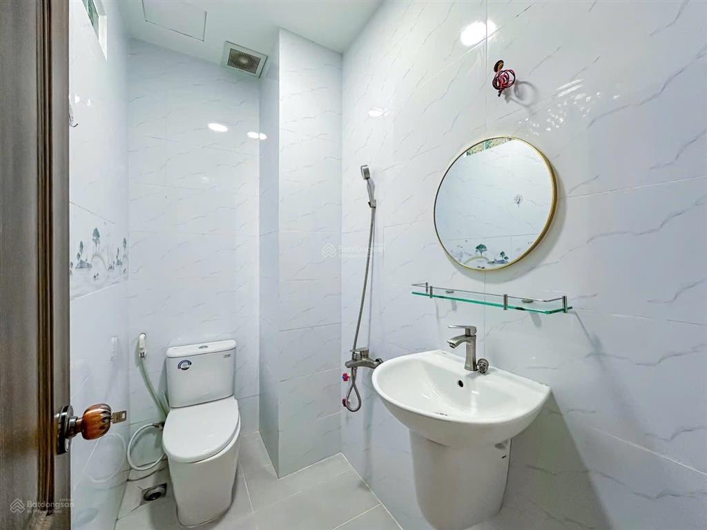 Căn hộ bancon, máy giặt riêng ngay nguyễn gia trí gần đh hutech, ngoại thương, tiện đi quận 1, 2