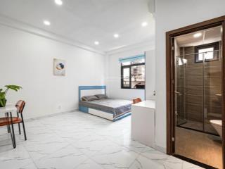 Căn hộ full nội thất  máy giặt riêng  ngay nguyễn gia trí gần ngã tư hàng xanh, pearl plaza