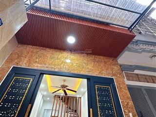 185tr/m2  phân lô quân đội vương thừa vũ  6 tầng dân xây  2 thoáng ở ngay