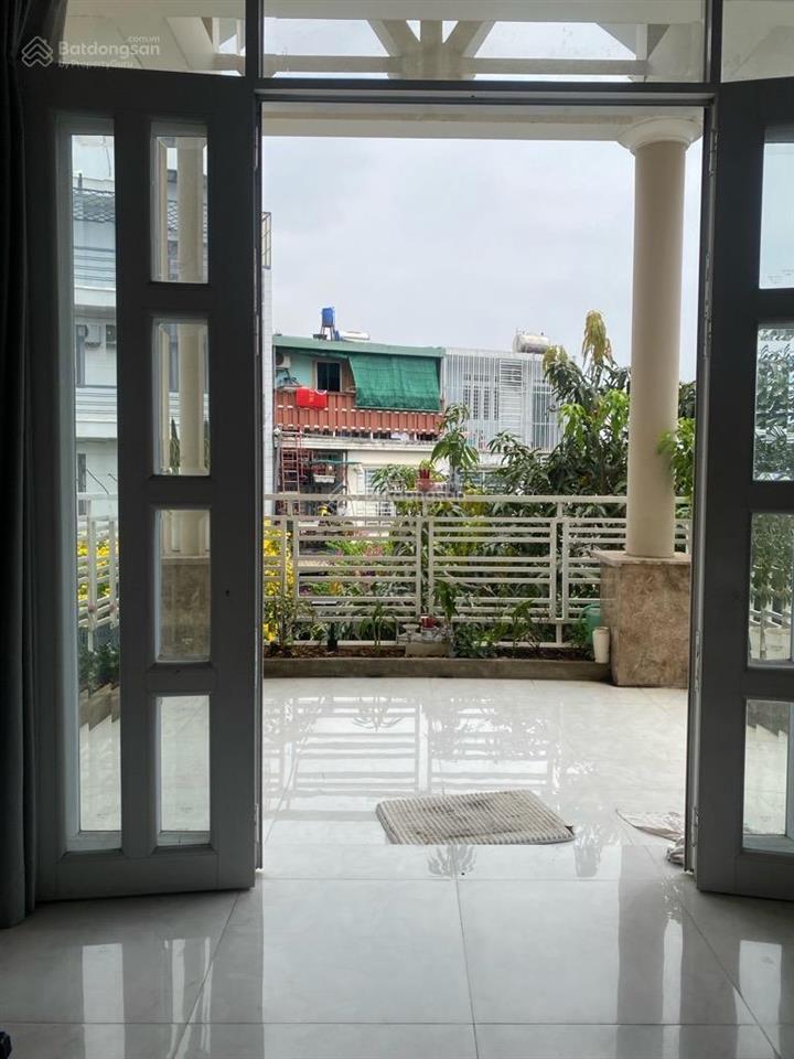 Quận 7  biệt thự sân vườn  322m2  ngang 12m x 30m  4pn  sân đậu 10 oto  chỉ 15 tỉ 9