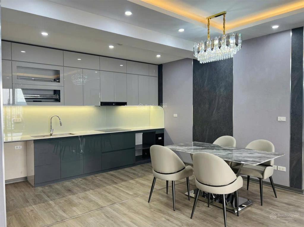 Phân lô, ô tô, nhà đẹp, sẵn ở  ngô thì nhậm 50m2 x 5t, gía hơn 13 tỷ