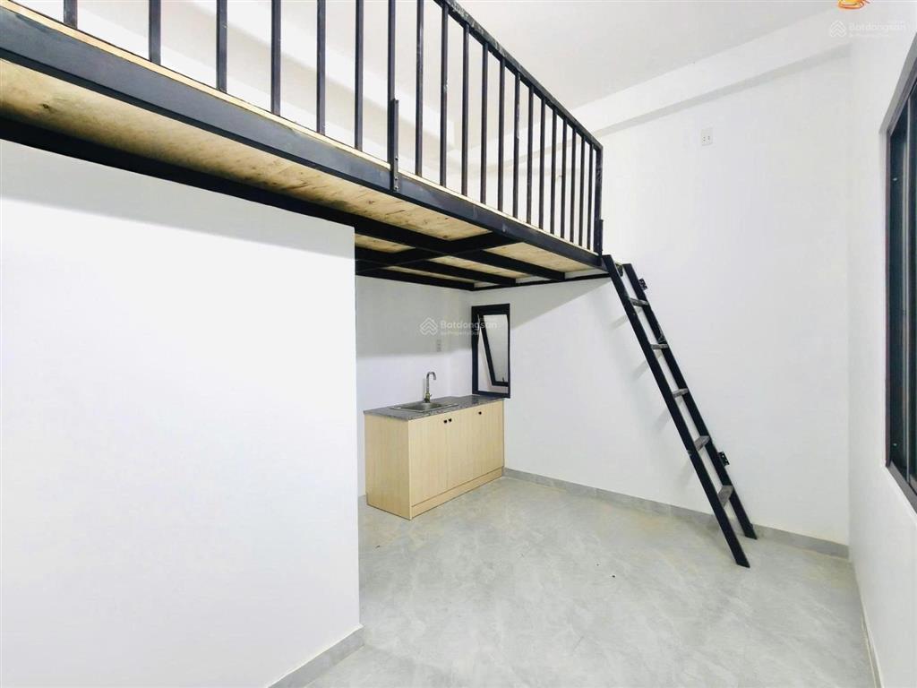Phòng trọ giá rẻ gác lửng xây mới ngay đh ngân hàng  hoàng diệu 2