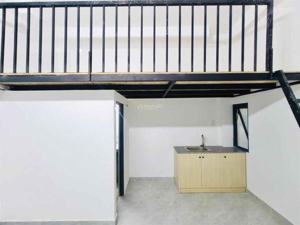 Phòng trọ giá rẻ gác lửng xây mới ngay đh ngân hàng  hoàng diệu 2