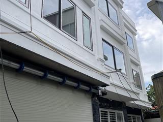 Bán nhà yên sơn, quốc oai, hà nội  3 tầng xây mới. giá bán 2,4 tỷ (có thương lượng) .